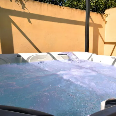 Grande Maison Familiale Super Calme - Piscine - Jacuzzi - Salle De Jeux - Idealement Situee - Gd Jardin Sans Aucun Vis A Vis Sauzet  Exterior photo
