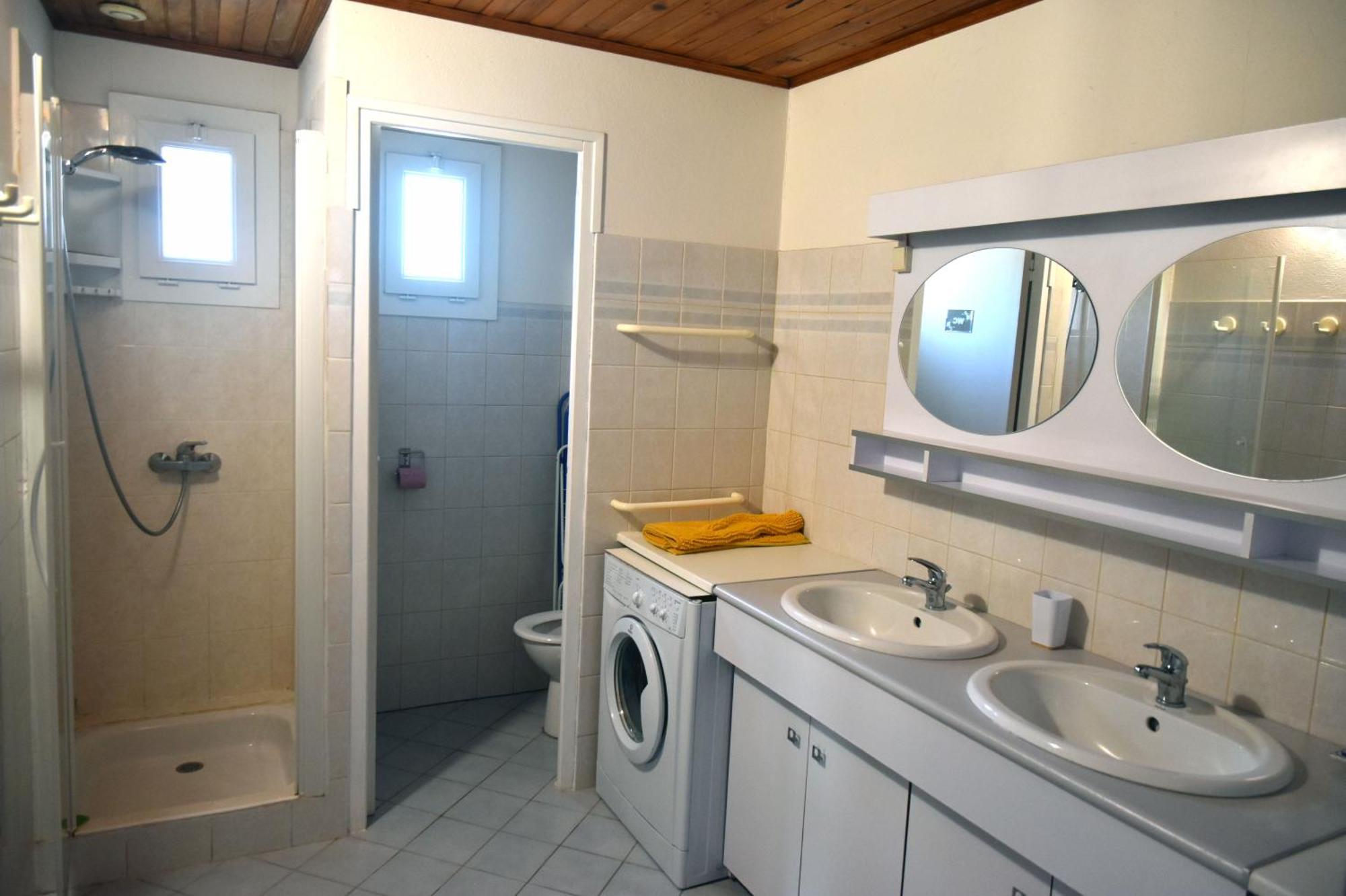 Holiday home Grande Maison Familiale Super Calme - Piscine - Jacuzzi - Salle De Jeux - Idealement Situee - Gd Jardin Sans Aucun Vis A Vis Sauzet (Drome)