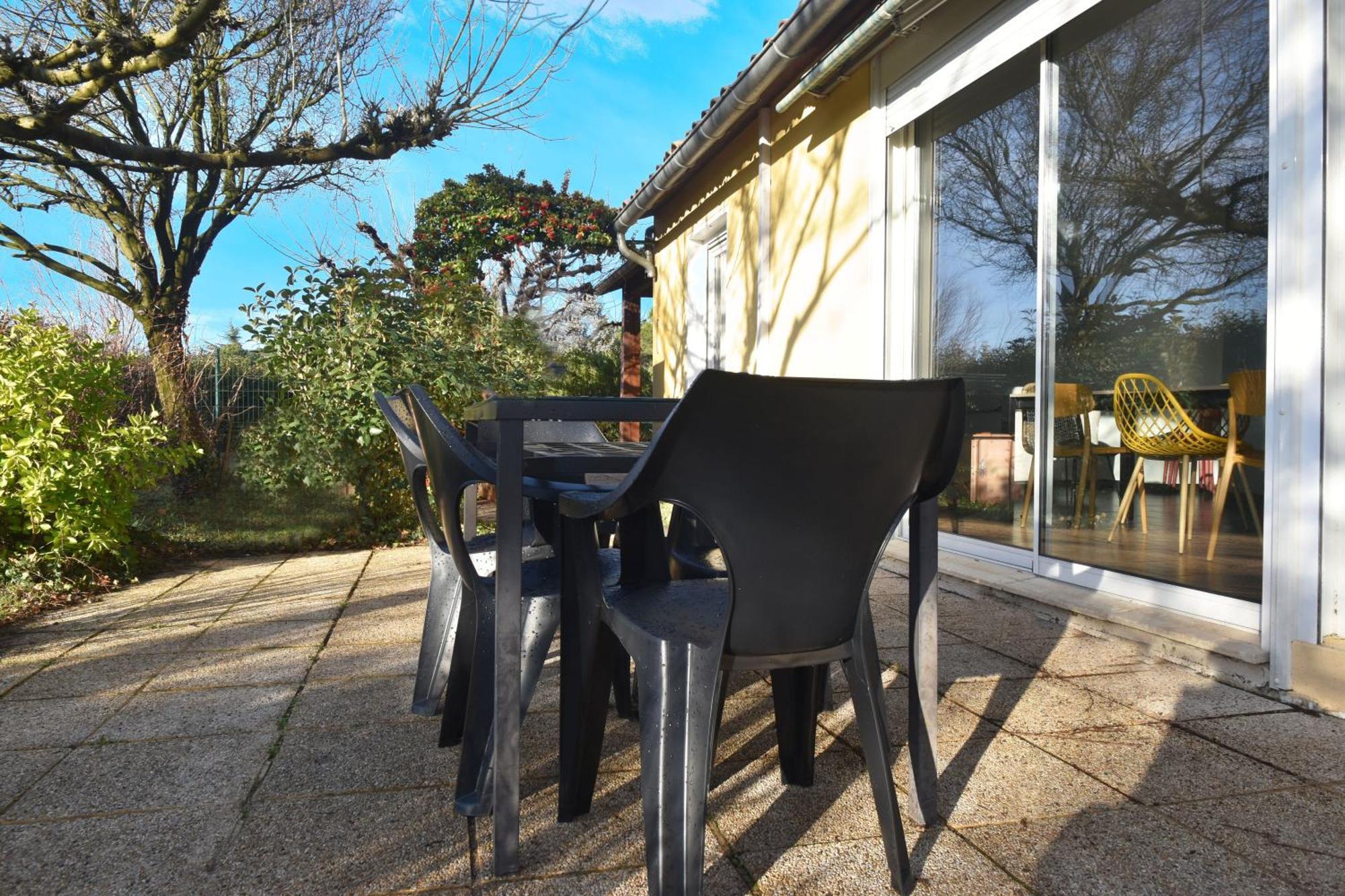 Grande Maison Familiale Super Calme - Piscine - Jacuzzi - Salle De Jeux - Idealement Situee - Gd Jardin Sans Aucun Vis A Vis Holiday home