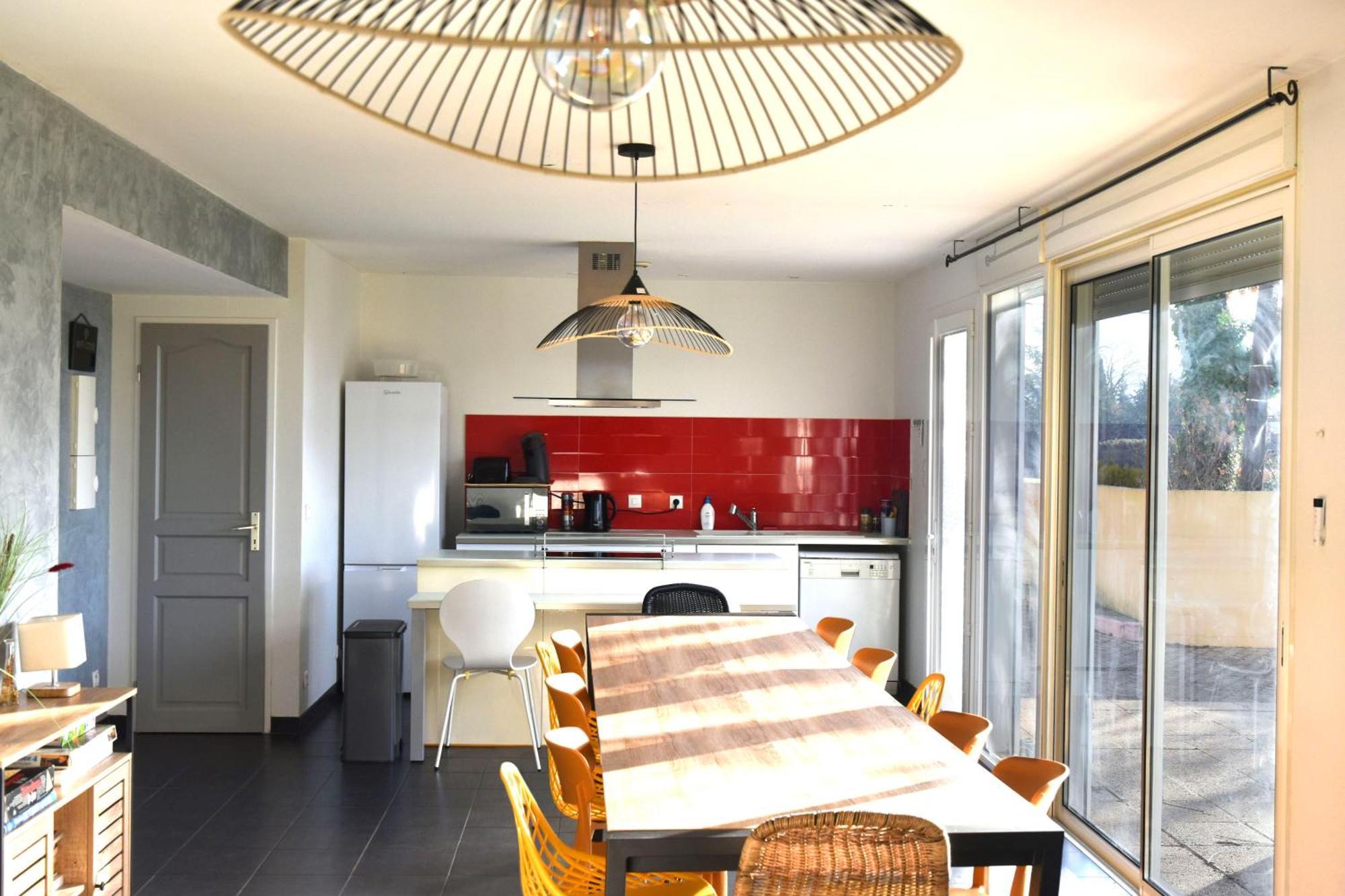 Grande Maison Familiale Super Calme - Piscine - Jacuzzi - Salle De Jeux - Idealement Situee - Gd Jardin Sans Aucun Vis A Vis Holiday home *